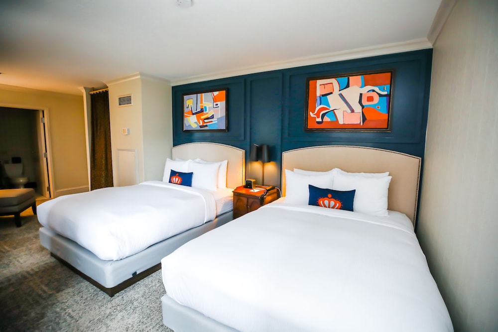 Room, 2 Queen Beds photo 1