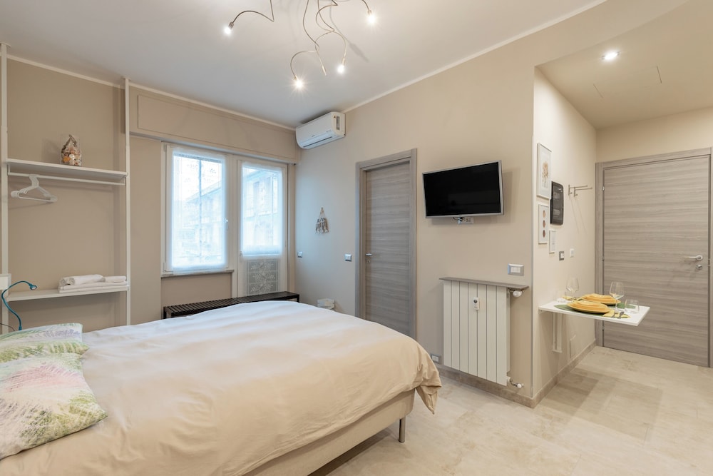 Studio, 1 Double Bed, Balcony