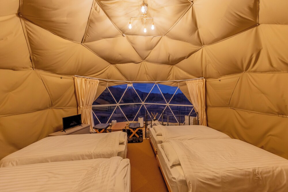 Superior Quadruple Room, Non Smoking, Mountain View photo 2