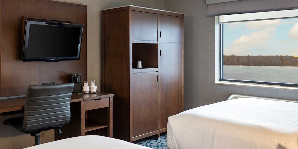 Standard Room, 2 Queen Beds, River View - Photo 12