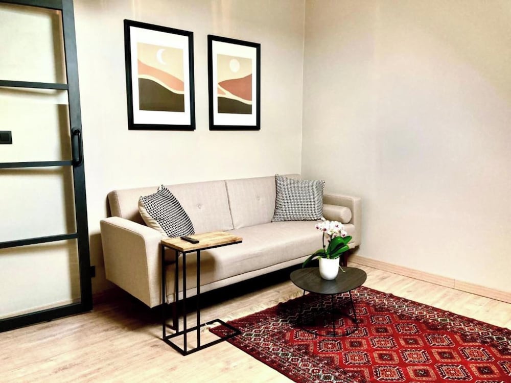 Studio, 1 Bedroom, Smoking