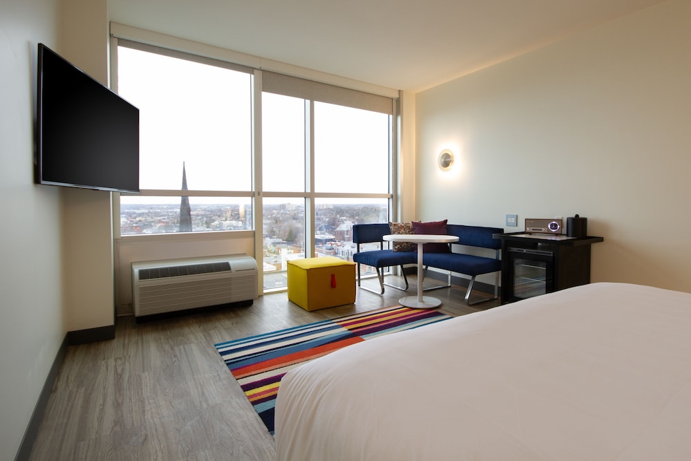 aloft, Room, 1 King Bed - Photo 2