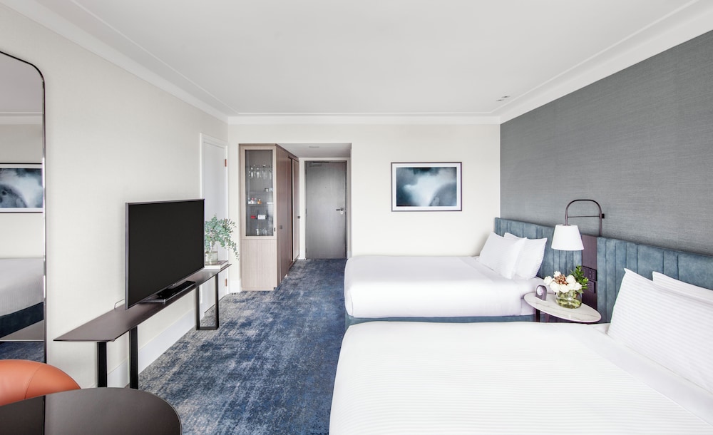 Classic Room, City View thumbnail 6