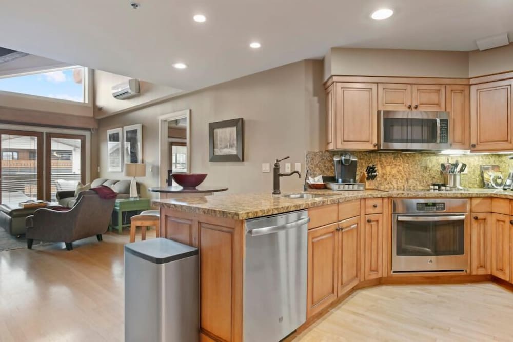 Condo, 1 Bedroom