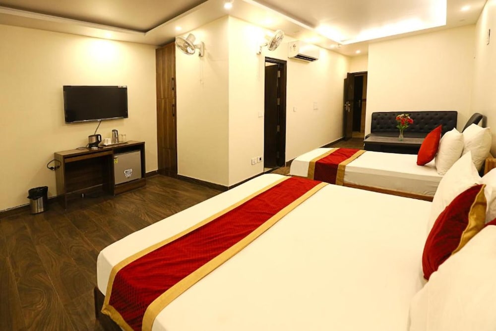 Luxury Triple Room