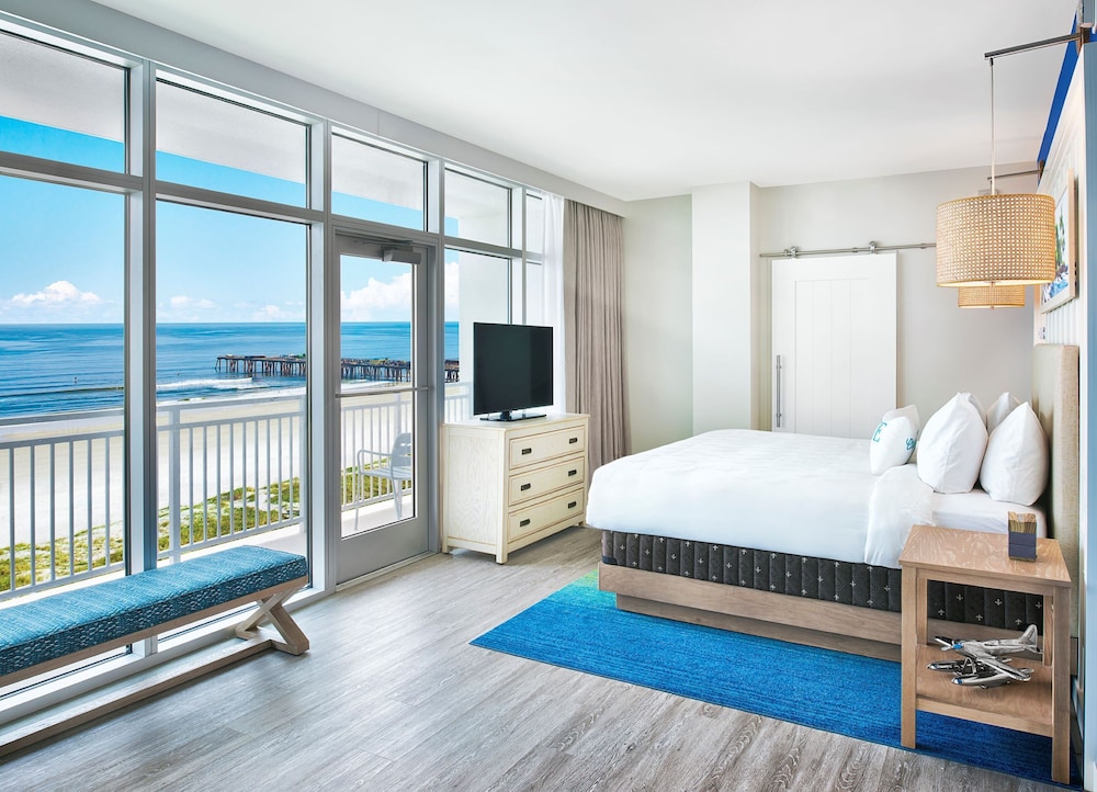 Suite, 1 King Bed, Ocean View, Oceanfront - Photo 1