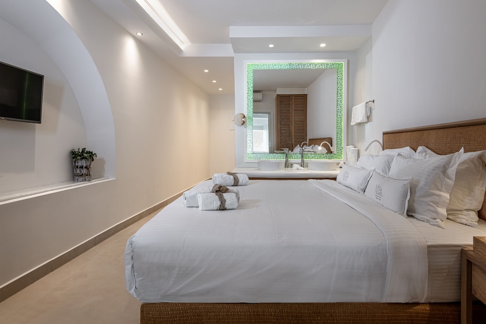 Myconian Grand Suite with Outdoor Sharing Pool, Sea View - Photo 7
