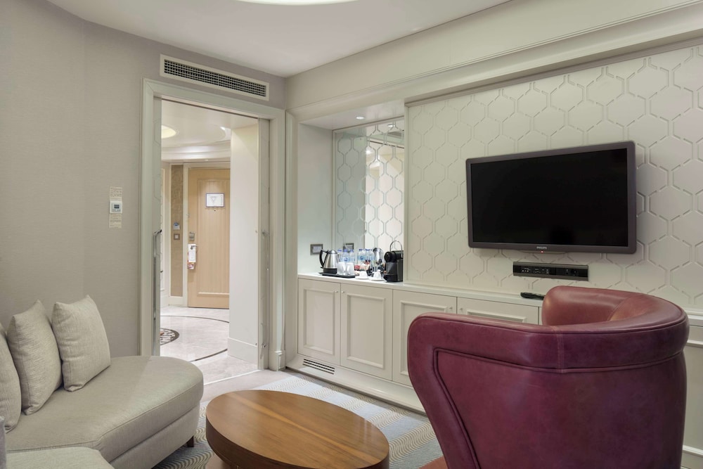 Ottoman Suite thumbnail 5