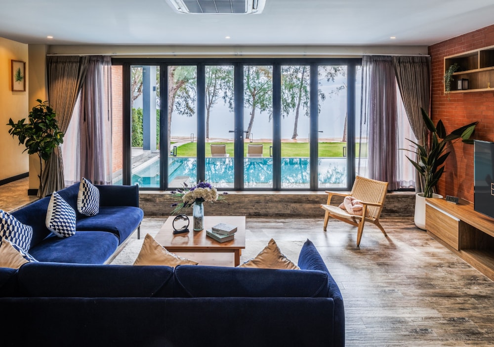 Family Villa, 2 Bedrooms, Beachfront - Photo 13