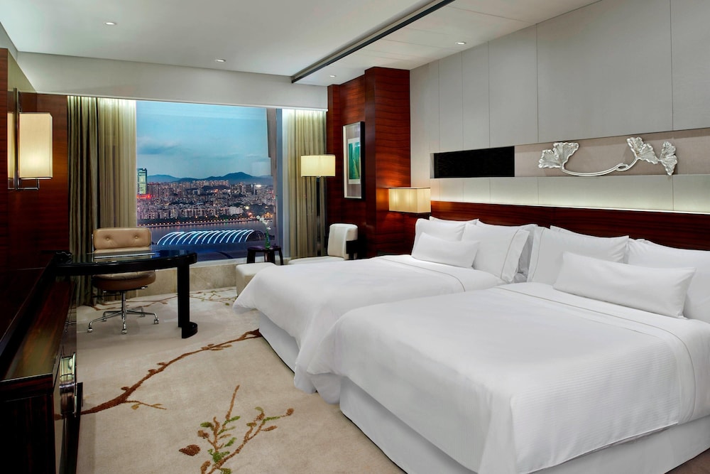 Executive Room, 1 King Bed, River View - Photo 6