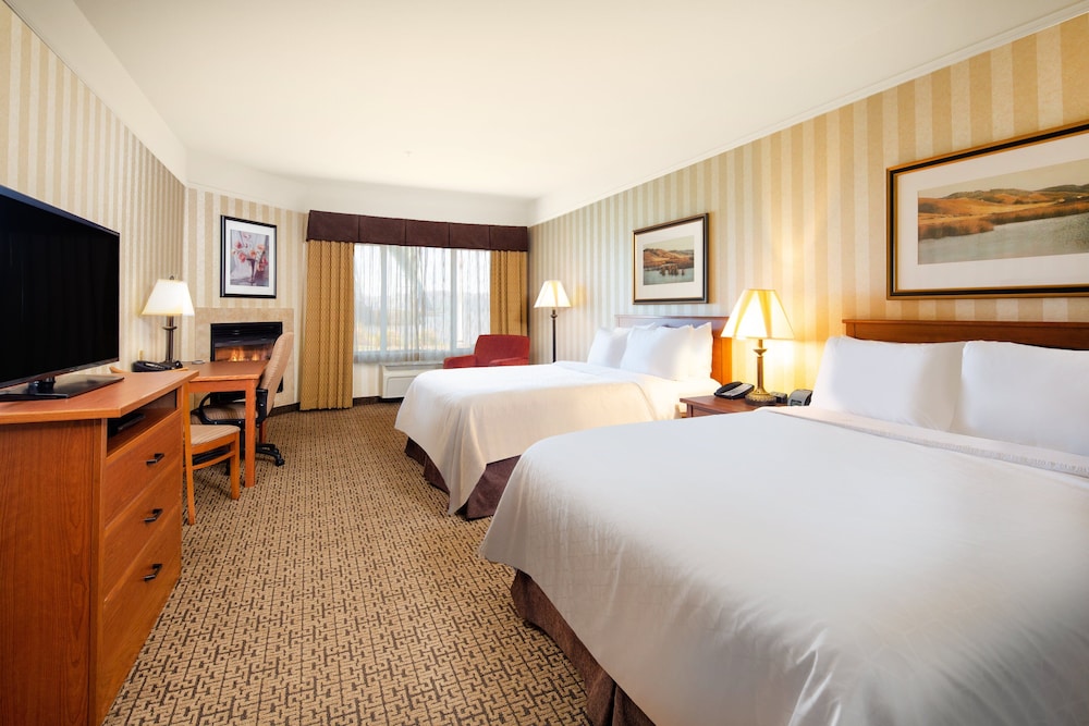 Standard Room, 2 Queen Beds, Accessible Bathtub (Communications, Mobility, Access Tub) - Photo 5