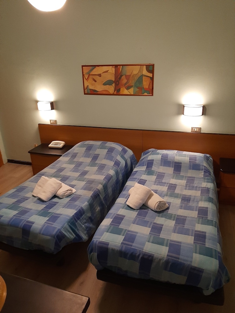 Basic Twin Room, 2 Twin Beds