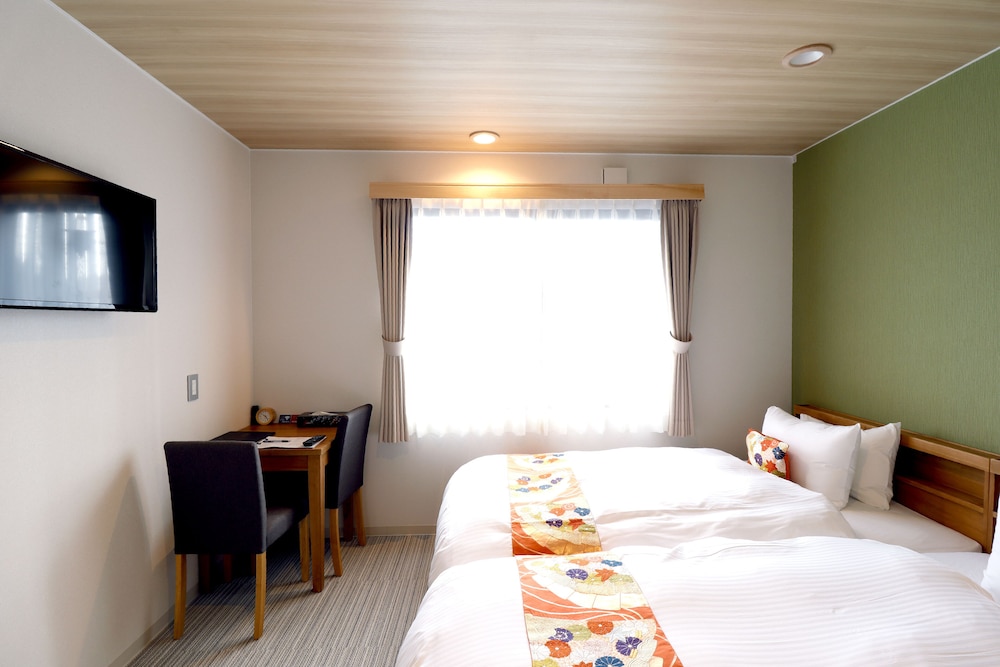 Economy Twin Room photo 2