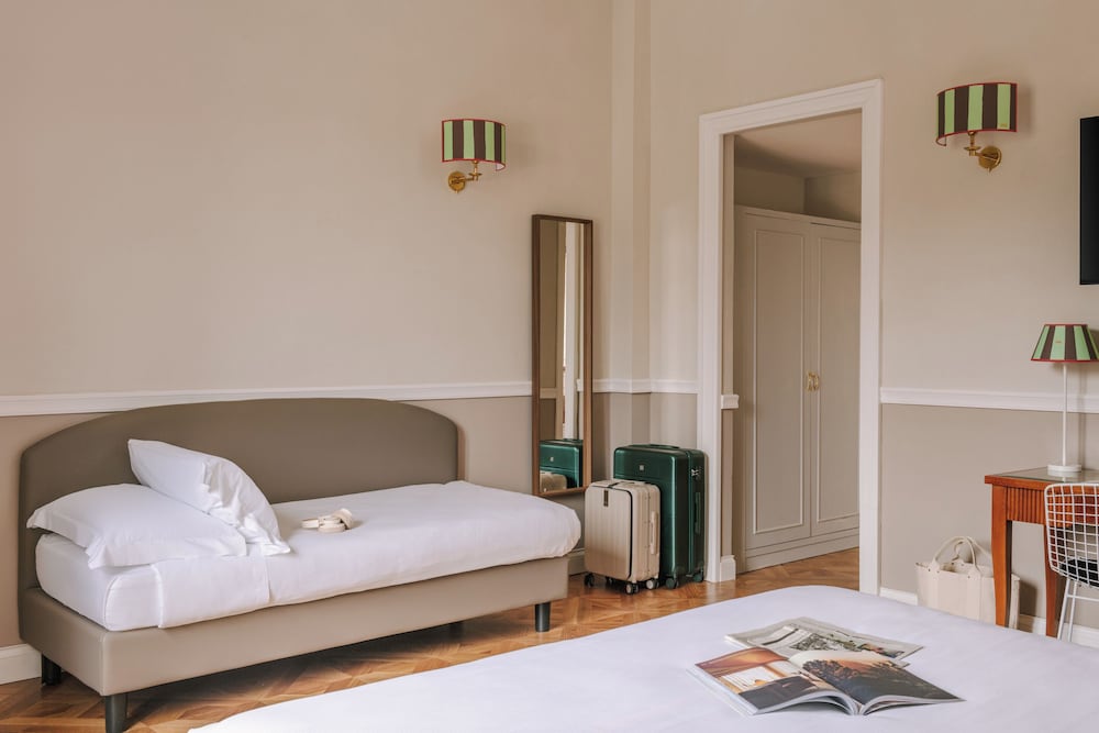 Superior Room, 1 King Bed With Sofa Bed, River View photo 2
