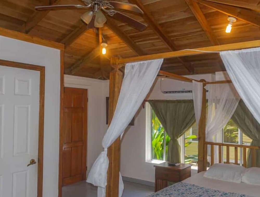 Basic Cabin, 1 Queen Bed