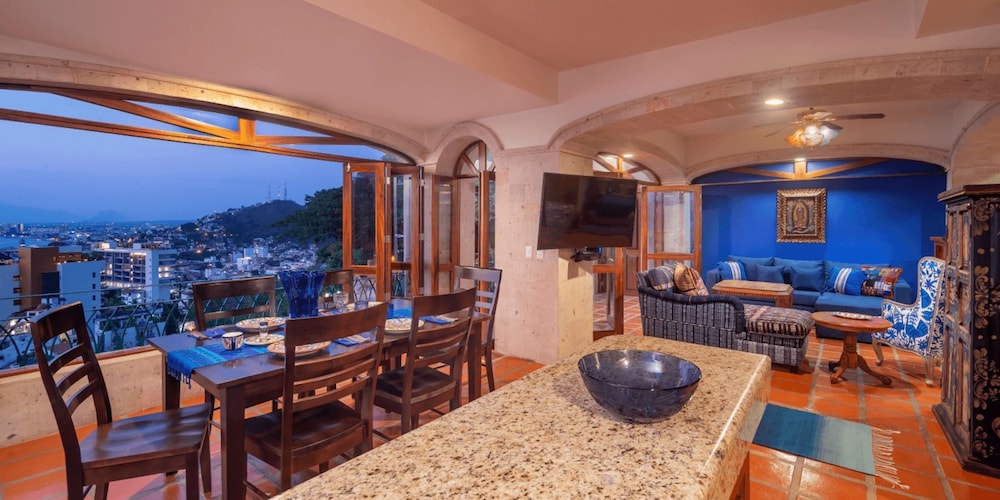Superior Penthouse, 2 Bedrooms, Kitchen, Sea View