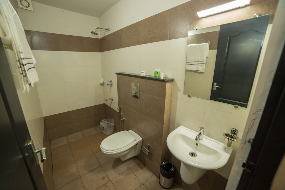 Standard Twin or Double A/C Room photo 3