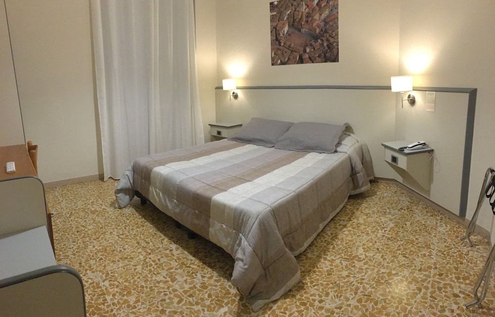 Classic Single Room, 1 Double Bed
