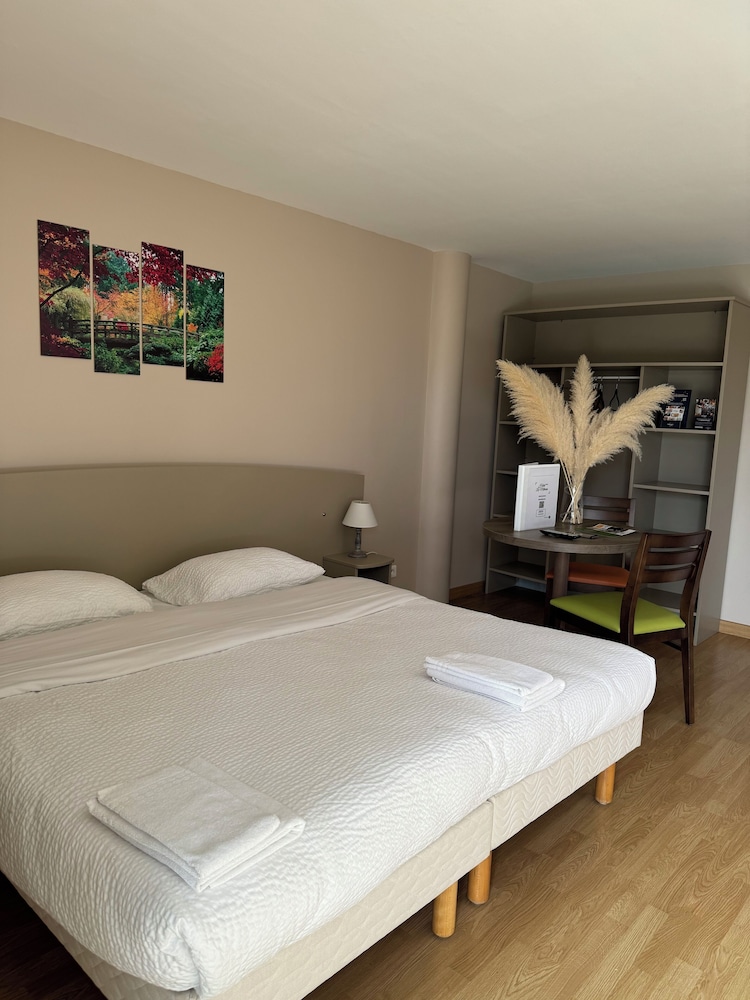 Comfort Triple Room, Accessible, Pool Access photo 3