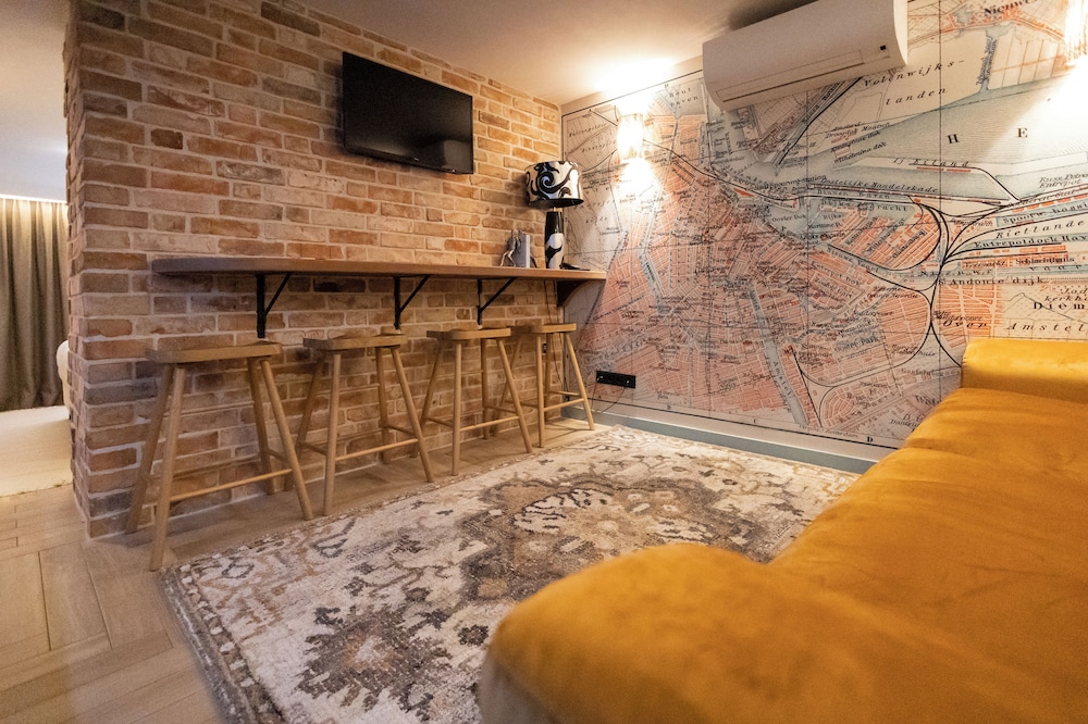 Superior Room, Kitchenette thumbnail 5