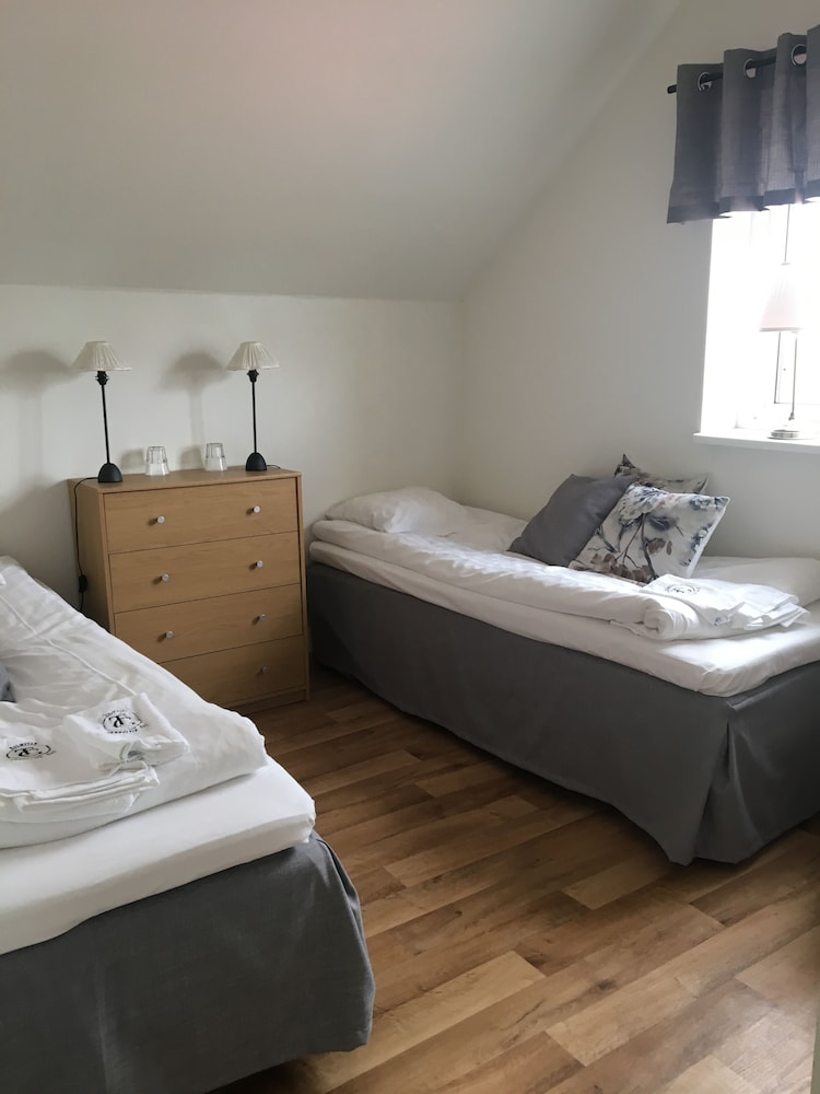 Twin Room - Photo 1
