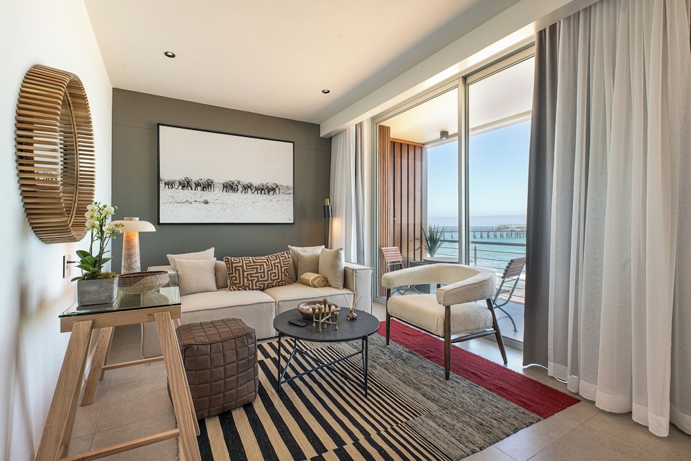 Luxury Apartment photo 3