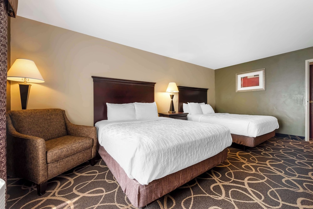 Suite, Multiple Beds, Accessible, Non Smoking (Bathtub) - Photo 2
