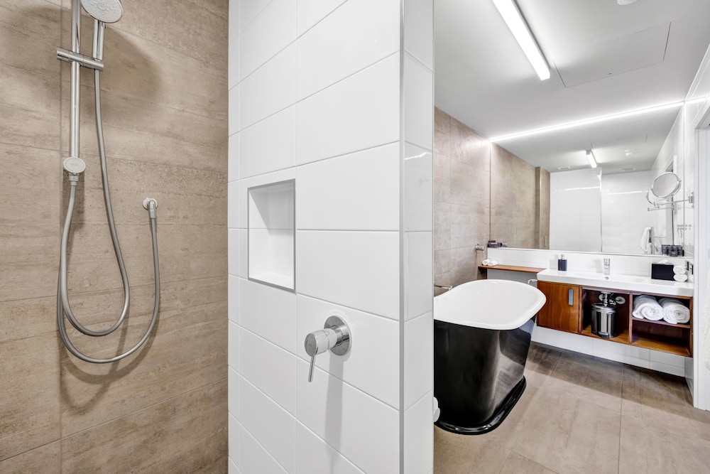 Premium Lux Suite thumbnail 6