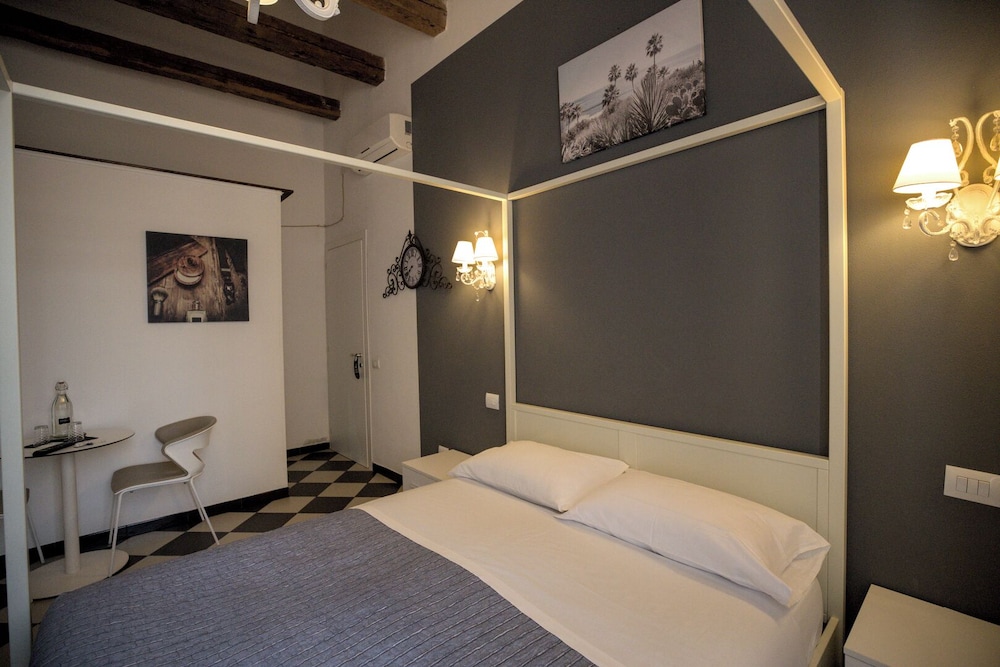 Junior Double Room photo 3