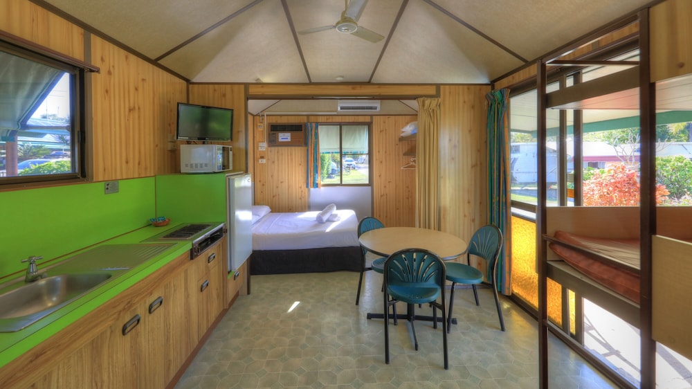 Cabin, Shared Bathroom