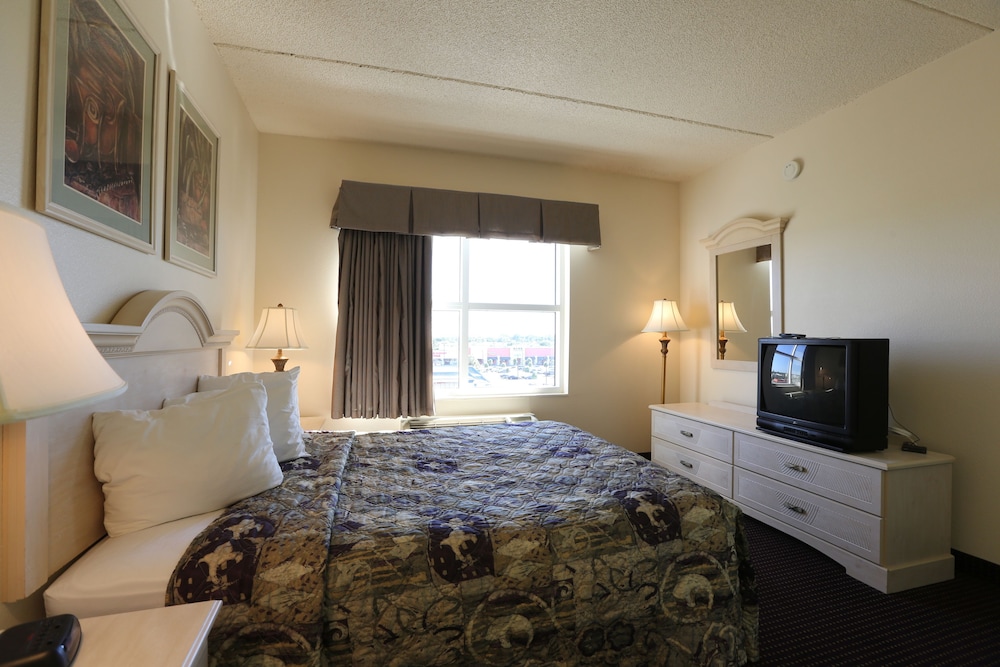 Standard Suite, 1 Queen Bed with Sofa bed - Photo 4