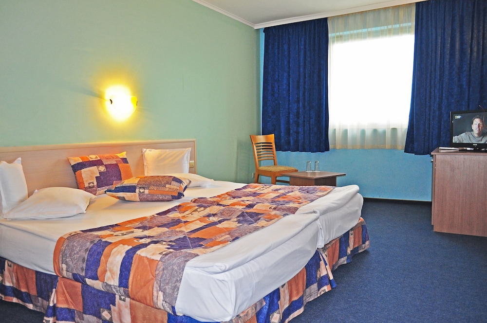Family Quadruple Room photo 1