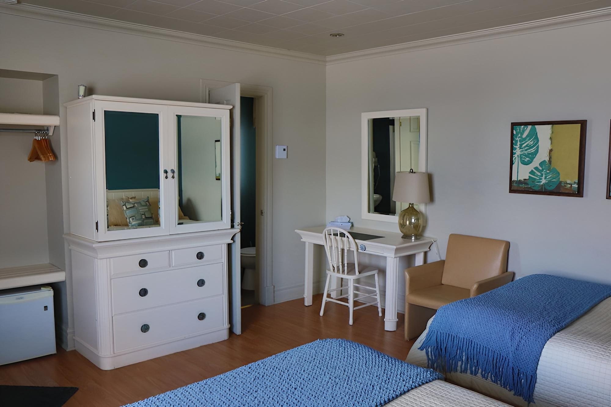 Standard Room, 2 Double Beds, Balcony (Plus) photo 1