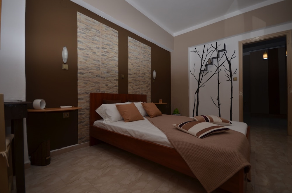 Basic Triple Room photo 1