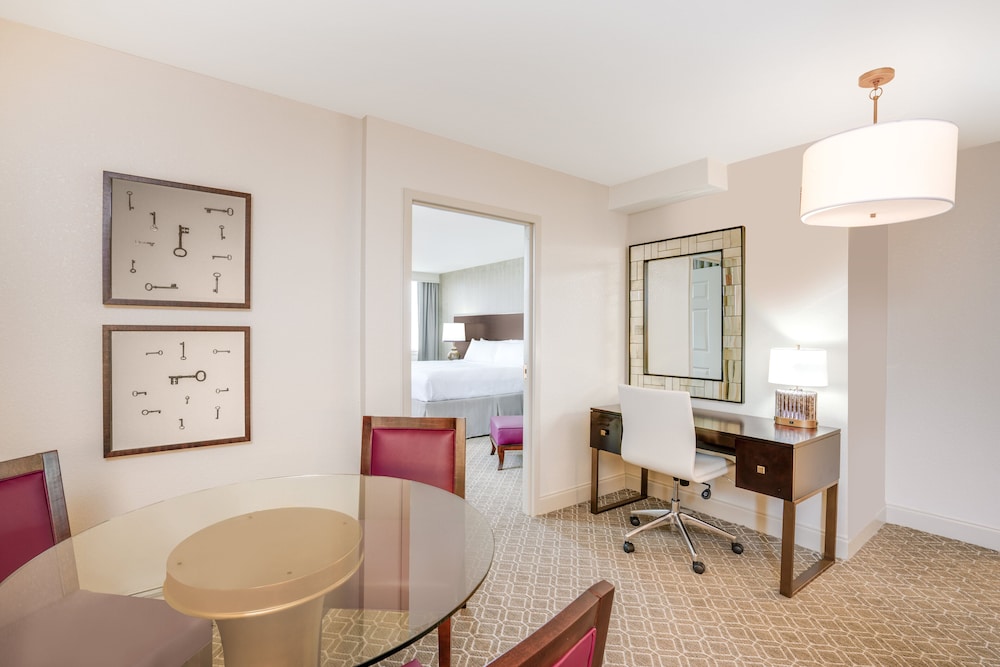 Suite, 1 King Bed (Windowless) - Photo 4