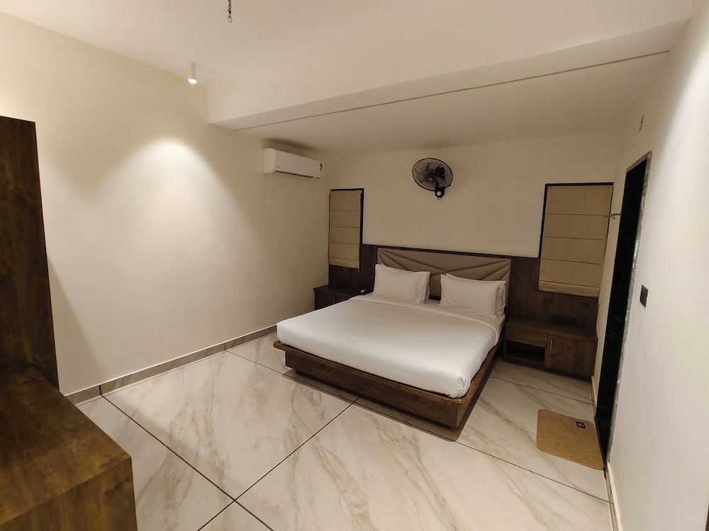 Royal Double Room
