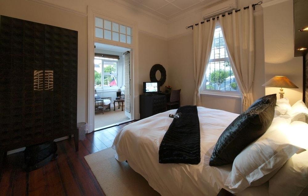 Suite Extra Lounge Room (5)