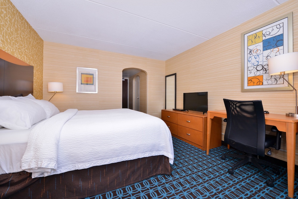 Room, 1 King Bed (Mobility Accessible, Transfer Shower)