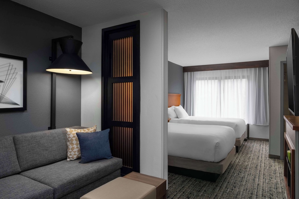 Room, 2 Double Beds - Photo 6