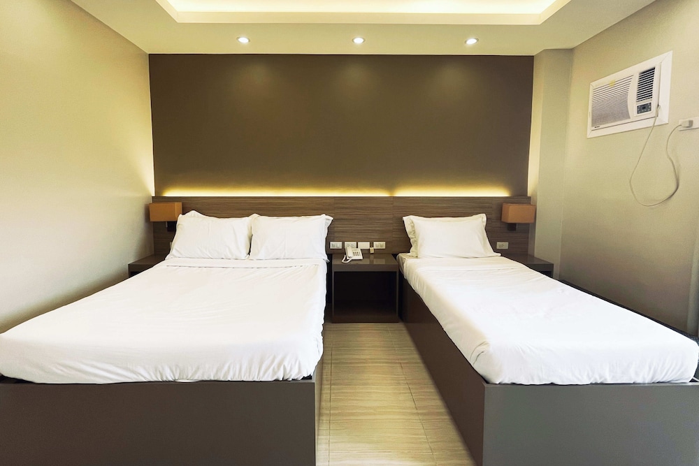 Deluxe Suite - Photo 7