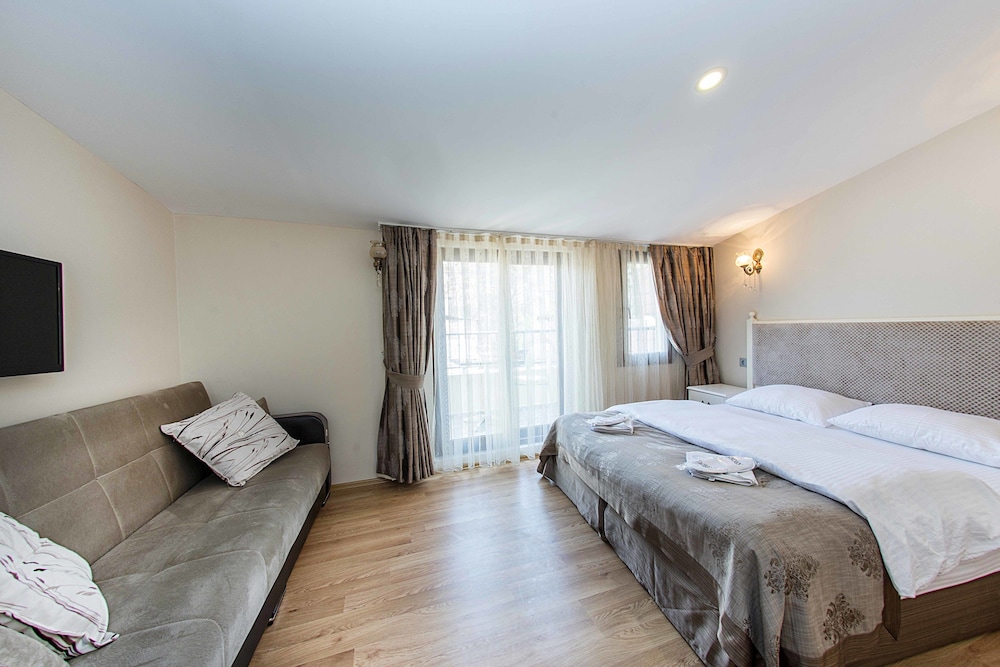 Comfort Suite photo 2