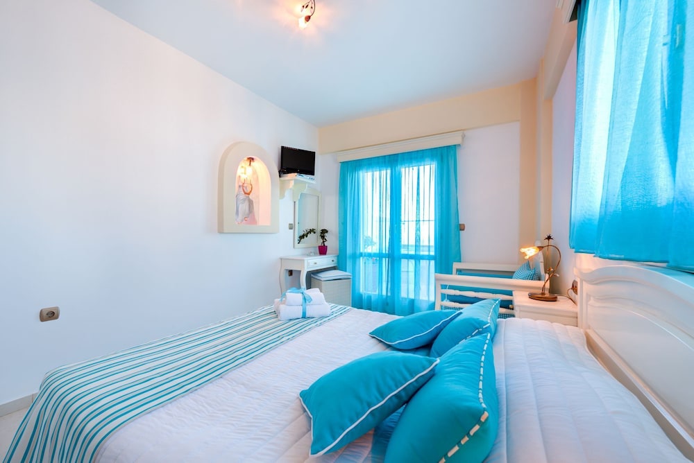 Superior Room, Jetted Tub