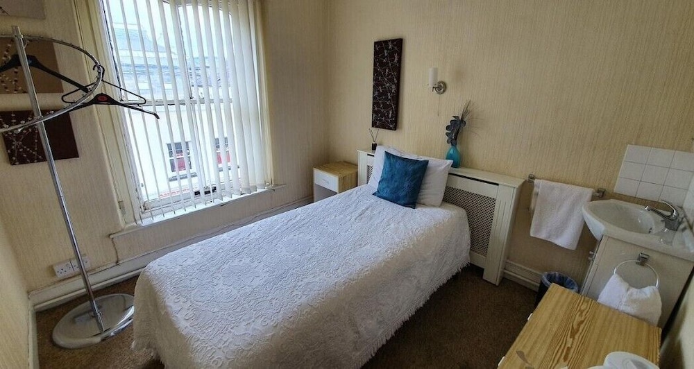 Basic Single Room, 1 Twin Bed, Shared Bathroom (Budget)