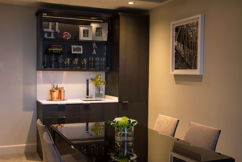 1 King Corner Penthouse