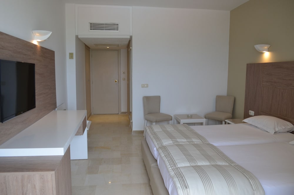 Triple Room, Garden View photo 2