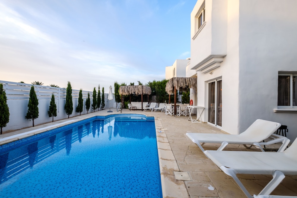 Villa, 3 Bedrooms, Garden View photo 3