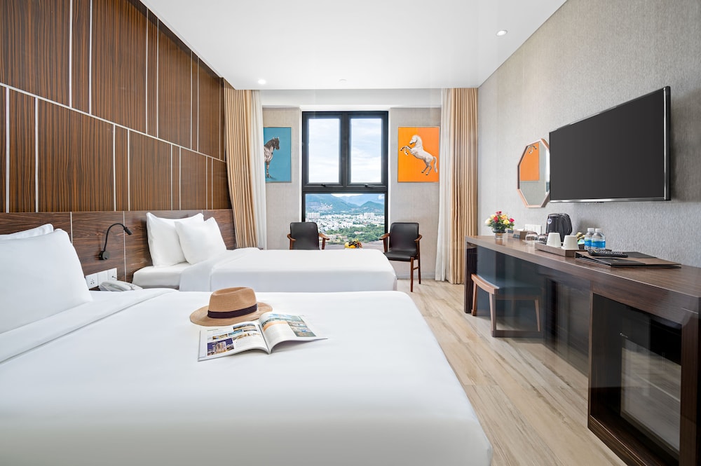 Deluxe Double Room, City View - Photo 8