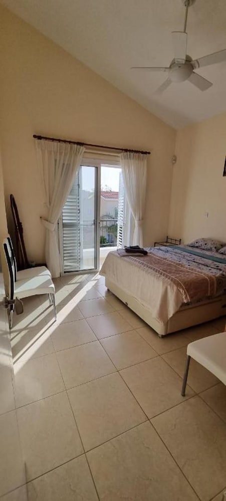 Villa photo 2