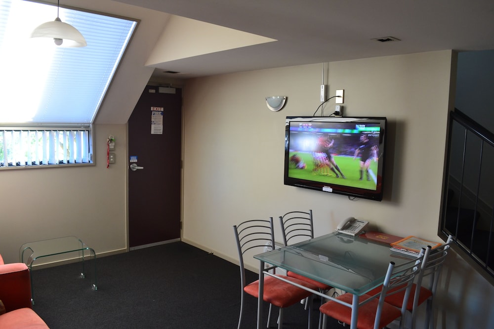 Standard Suite, 2 Bedrooms, Non Smoking, Kitchenette (Red Dot Deal 9) photo 3