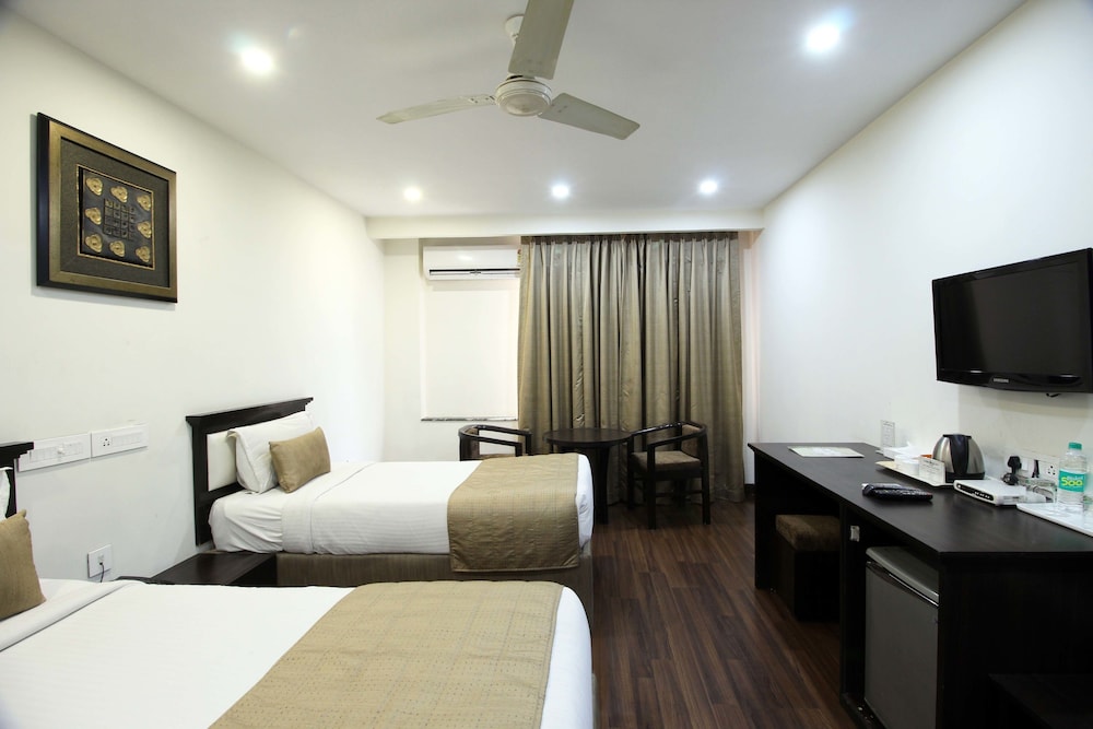 Deluxe Room - Photo 5
